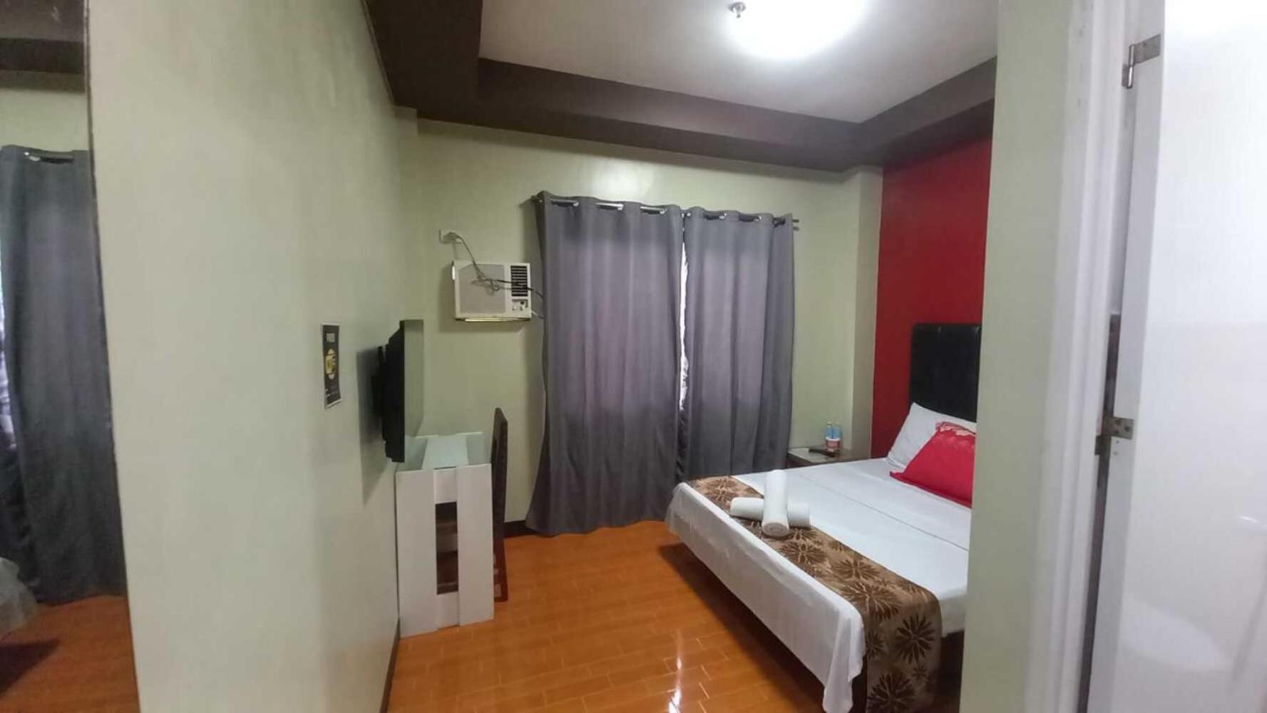 Oyo 1037 Lendes Tourist Inn Main Naga  Luaran gambar
