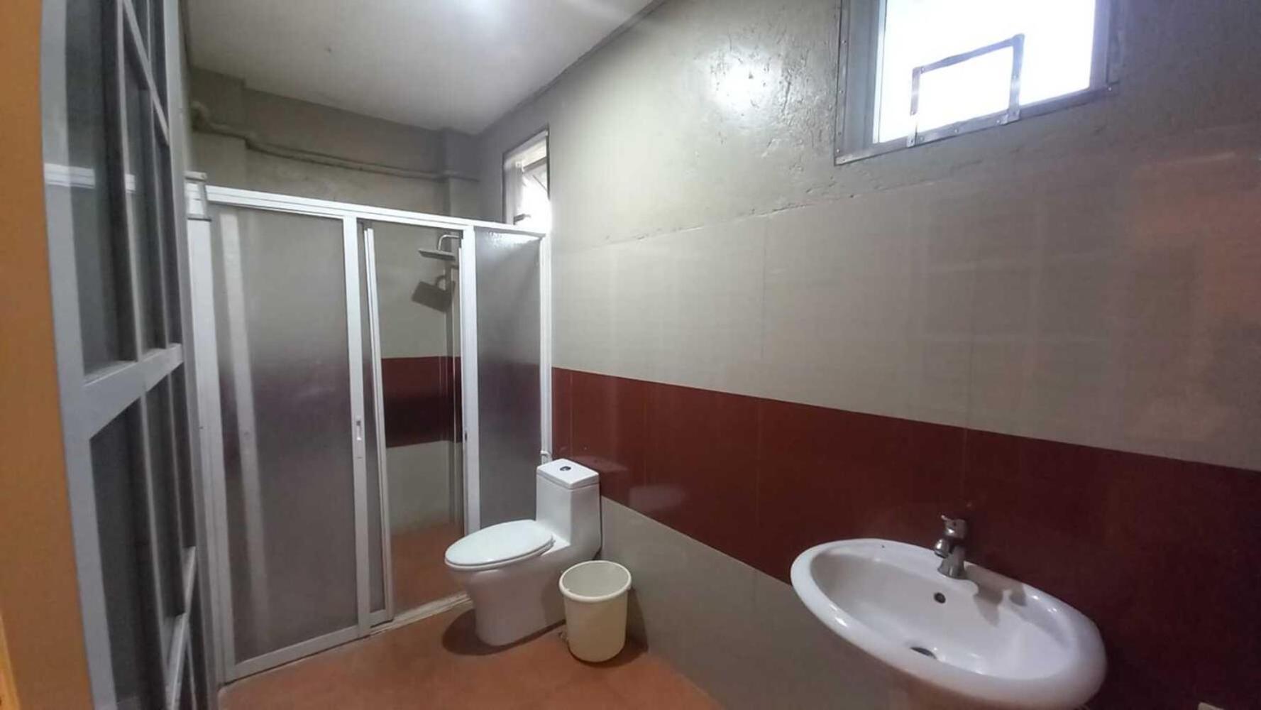 Oyo 1037 Lendes Tourist Inn Main Naga  Luaran gambar